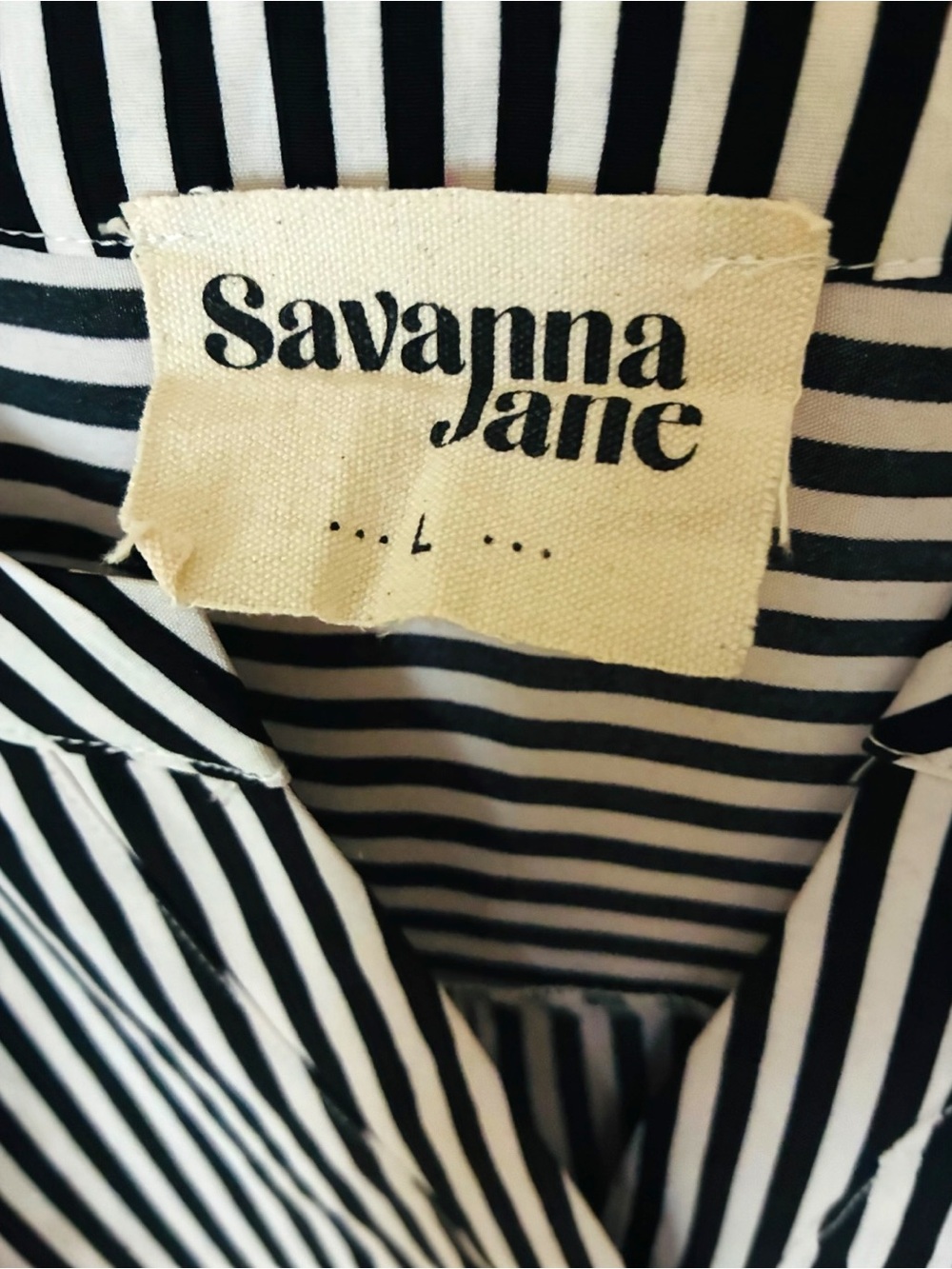 Savanna Jane Boutique Sz LARGE Black White Vertical Stripe V-Neck Dressy Blouse - Picture 5 of 8